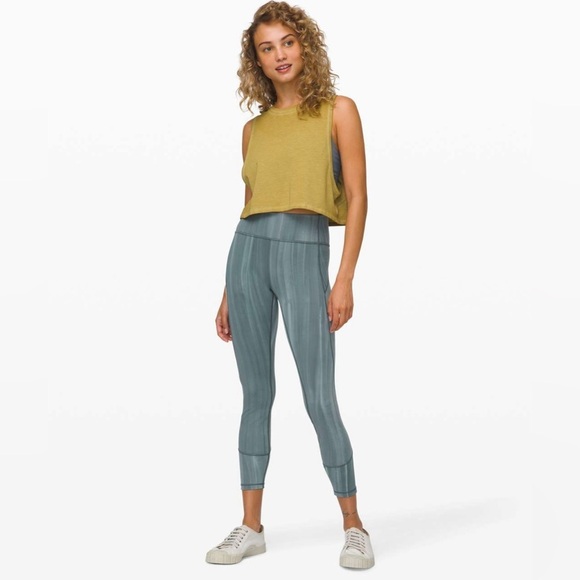 Lululemon In Movement Tight 25" *Everlux
Linear Spray Dye White Deep Ocean 4 - Picture 2 of 15